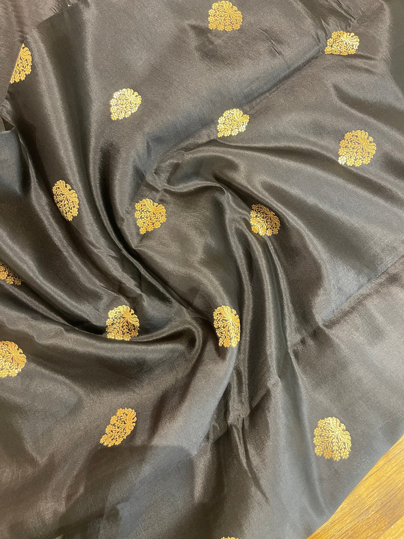 Handloom Kadhua Banarasi Silk Saree - Scallop Border Minedar - Black