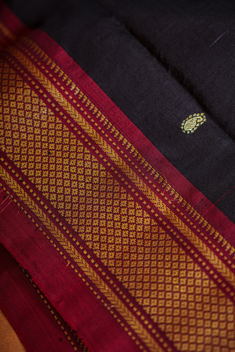 Handloom Paithani Silk Saree - Classic Pallu -  Black