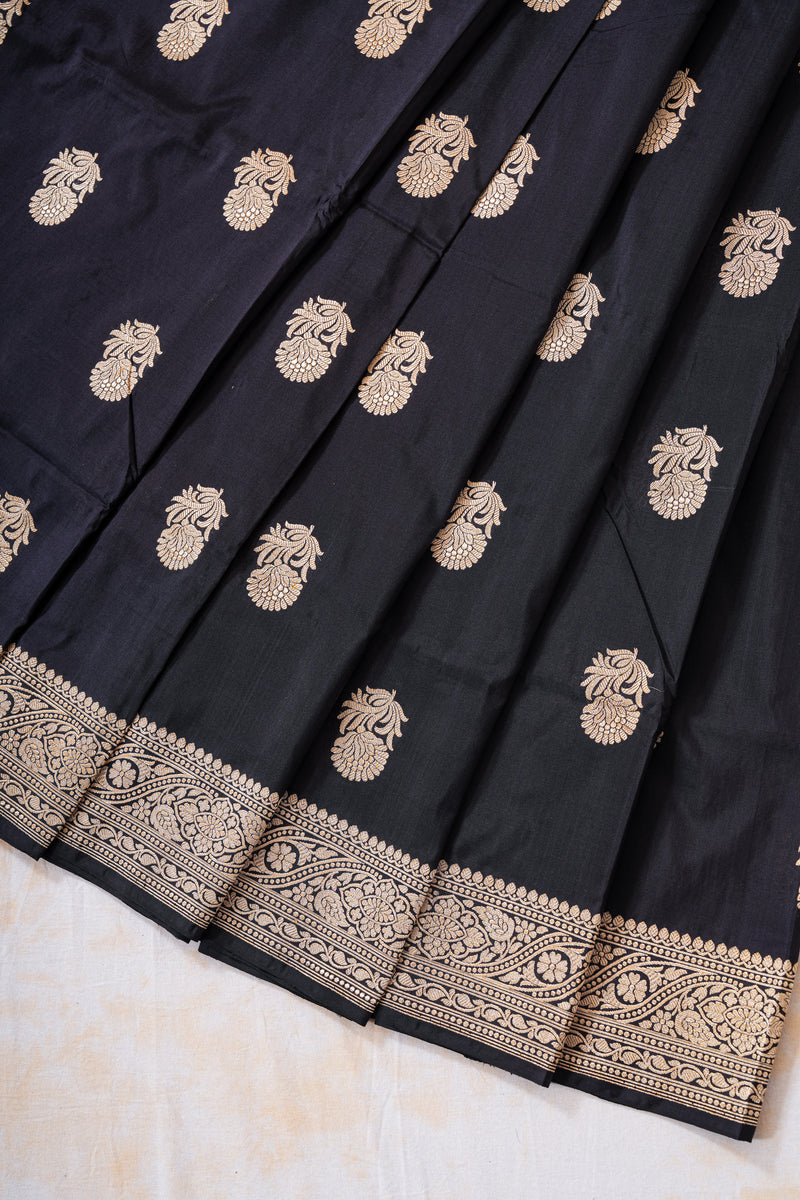 Real Zari Handloom Kadhua Banarasi Katan Silk Saree - Butidar - Black Floral