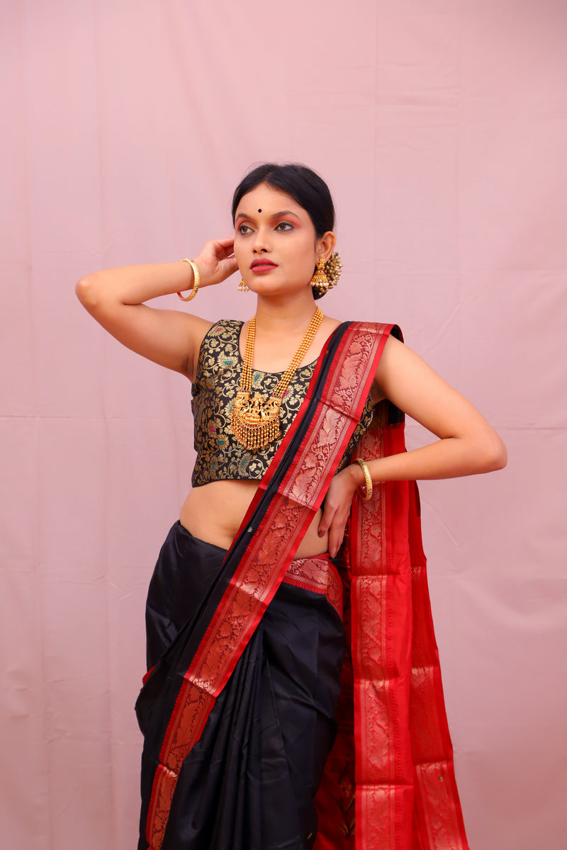 Handwoven Black & Red Muslin Jamdani Saree